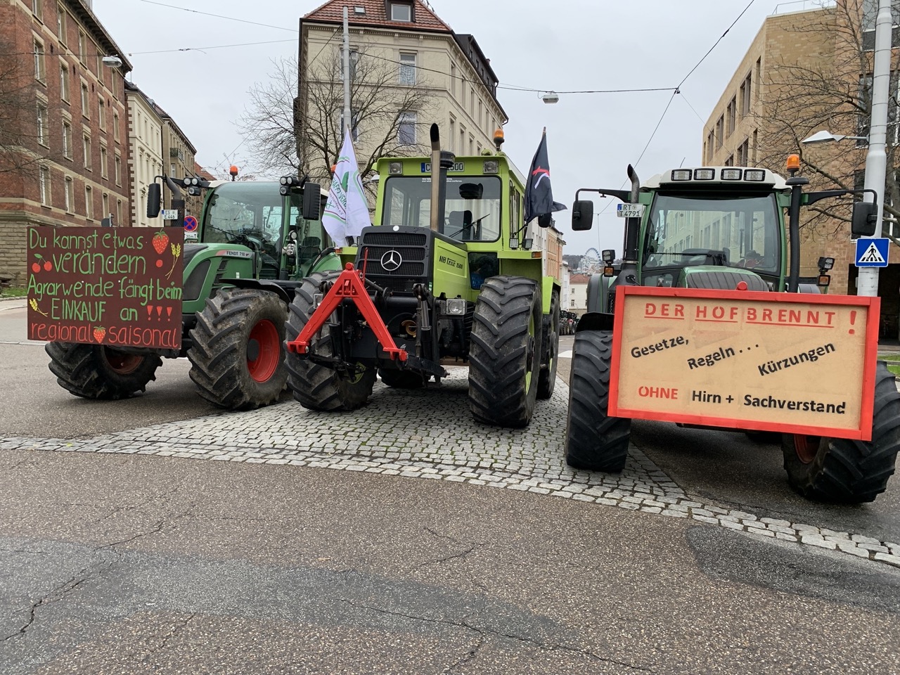 Bauern demonstrieren auf Stuttgarter Kernerplatz - Bauernverband
